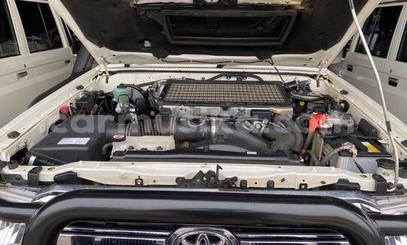 Acheter Occasion Voiture Toyota Land Cruiser Blanc à Beitbridge, Matabeleland South Acheter Occasion Voiture Toyota Land Cruiser Blanc à Beitbridge, Matabeleland South