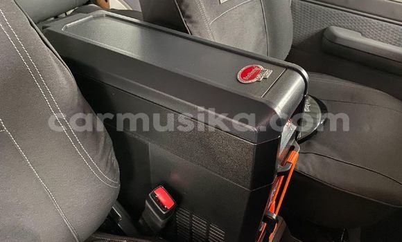 Acheter Occasion Voiture Toyota Land Cruiser Blanc à Beitbridge, Matabeleland South Acheter Occasion Voiture Toyota Land Cruiser Blanc à Beitbridge, Matabeleland South