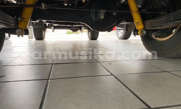 Acheter Occasion Voiture Toyota Land Cruiser Blanc à Beitbridge, Matabeleland South Acheter Occasion Voiture Toyota Land Cruiser Blanc à Beitbridge, Matabeleland South