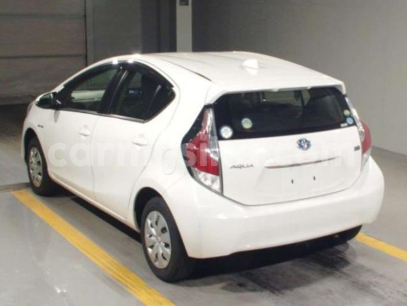 Big with watermark toyota aqua matabeleland south beitbridge 23956