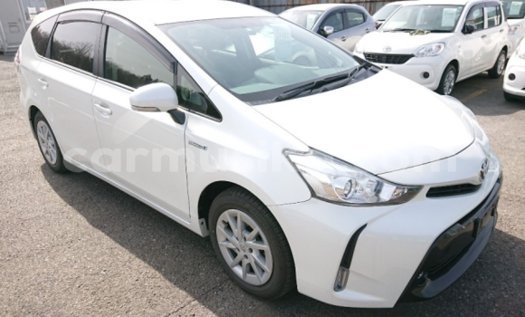 Acheter Occasion Voiture Toyota Prius Alpha Blanc à Beitbridge, Matabeleland South Acheter Occasion Voiture Toyota Prius Alpha Blanc à Beitbridge, Matabeleland South