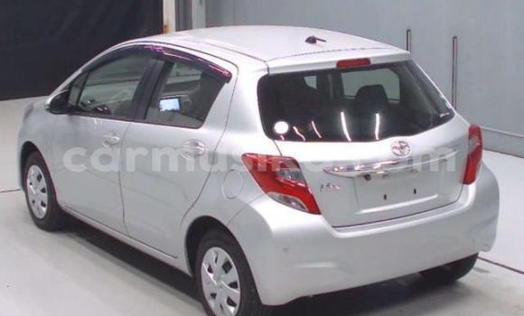 Acheter Occasion Voiture Toyota Vitz Gris à Beitbridge, Matabeleland South Acheter Occasion Voiture Toyota Vitz Gris à Beitbridge, Matabeleland South