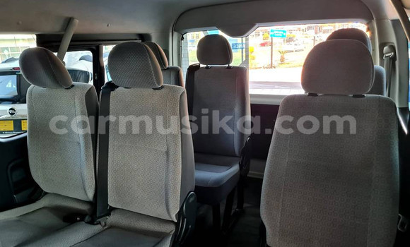 Nunua Ilio tumika Toyota Hiace Nyeupe Gari ndani ya Beitbridge nchini Matabeleland Kusini Nunua Ilio tumika Toyota Hiace Nyeupe Gari ndani ya Beitbridge nchini Matabeleland Kusini