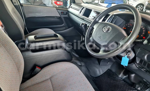 Nunua Ilio tumika Toyota Hiace Nyeupe Gari ndani ya Beitbridge nchini Matabeleland Kusini Nunua Ilio tumika Toyota Hiace Nyeupe Gari ndani ya Beitbridge nchini Matabeleland Kusini