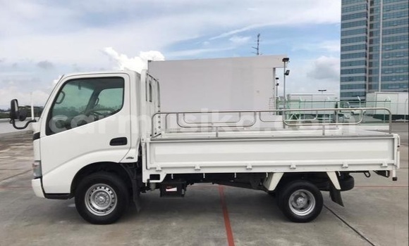 Tenga Tsaru Toyota Dyna Chena Rori in Beitbridge in Matabeleland South Tenga Tsaru Toyota Dyna Chena Rori in Beitbridge in Matabeleland South