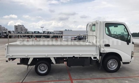 Tenga Tsaru Toyota Dyna Chena Rori in Beitbridge in Matabeleland South Tenga Tsaru Toyota Dyna Chena Rori in Beitbridge in Matabeleland South