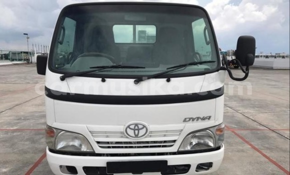 Tenga Tsaru Toyota Dyna Chena Rori in Beitbridge in Matabeleland South Tenga Tsaru Toyota Dyna Chena Rori in Beitbridge in Matabeleland South