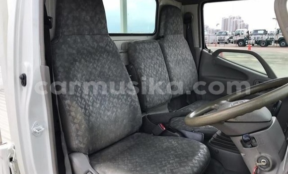 Tenga Tsaru Toyota Dyna Chena Rori in Beitbridge in Matabeleland South Tenga Tsaru Toyota Dyna Chena Rori in Beitbridge in Matabeleland South