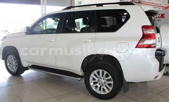 Nunua Ilio tumika Toyota Land Cruiser Prado Nyeupe Gari ndani ya Beitbridge nchini Matabeleland Kusini Nunua Ilio tumika Toyota Land Cruiser Prado Nyeupe Gari ndani ya Beitbridge nchini Matabeleland Kusini