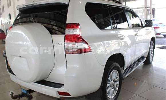 Nunua Ilio tumika Toyota Land Cruiser Prado Nyeupe Gari ndani ya Beitbridge nchini Matabeleland Kusini Nunua Ilio tumika Toyota Land Cruiser Prado Nyeupe Gari ndani ya Beitbridge nchini Matabeleland Kusini