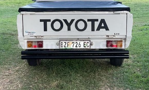 Acheter Occasion Voiture Toyota Hilux Beige à Beitbridge, Matabeleland South Acheter Occasion Voiture Toyota Hilux Beige à Beitbridge, Matabeleland South