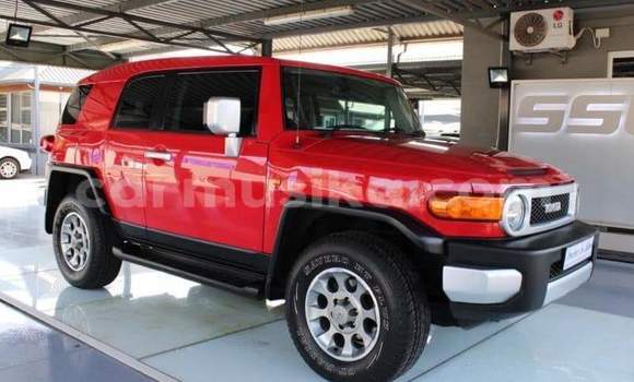 Nunua Ilio tumika Toyota FJ Cruiser Nyekundu Gari ndani ya Beitbridge nchini Matabeleland Kusini
