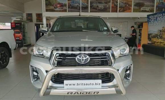 Buy Used Toyota Hilux Silver Car in Beitbridge in Matabeleland South Buy Used Toyota Hilux Silver Car in Beitbridge in Matabeleland South