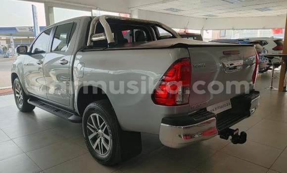 Buy Used Toyota Hilux Silver Car in Beitbridge in Matabeleland South Buy Used Toyota Hilux Silver Car in Beitbridge in Matabeleland South