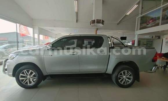 Buy Used Toyota Hilux Silver Car in Beitbridge in Matabeleland South Buy Used Toyota Hilux Silver Car in Beitbridge in Matabeleland South