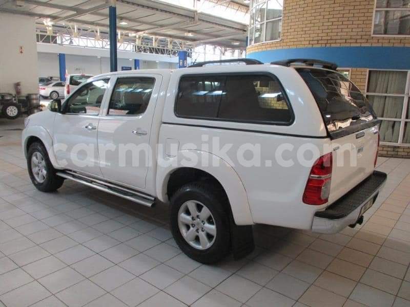 Big with watermark toyota hilux matabeleland south beitbridge 23986