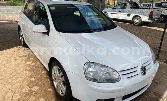 Buy Used Volkswagen Golf White Car in Beitbridge in Matabeleland South