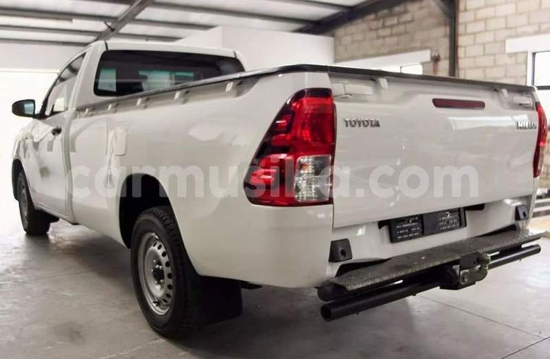 Big with watermark toyota hilux matabeleland south beitbridge 23994