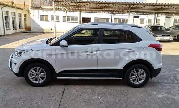 Buy Used Hyundai Tucson White Car in Beitbridge in Matabeleland South Buy Used Hyundai Tucson White Car in Beitbridge in Matabeleland South