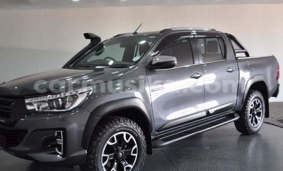 Nunua Ilio tumika Toyota Hilux Fedha Gari ndani ya Beitbridge nchini Matabeleland Kusini