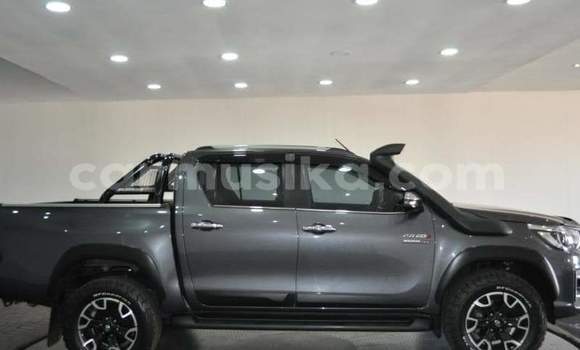 Buy Used Toyota Hilux Silver Car in Beitbridge in Matabeleland South Buy Used Toyota Hilux Silver Car in Beitbridge in Matabeleland South