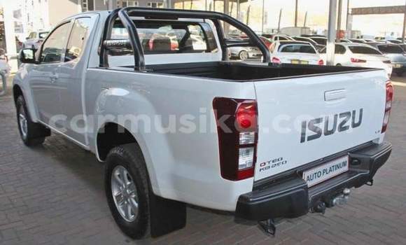 Buy Used Isuzu KB White Car in Beitbridge in Matabeleland South Buy Used Isuzu KB White Car in Beitbridge in Matabeleland South