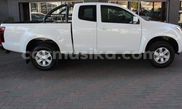 Buy Used Isuzu KB White Car in Beitbridge in Matabeleland South Buy Used Isuzu KB White Car in Beitbridge in Matabeleland South