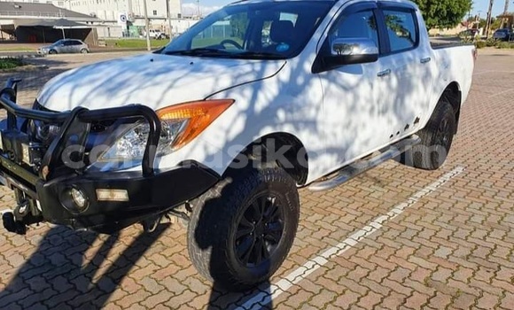 Buy Used Mazda BT-50 White Car in Beitbridge in Matabeleland South
