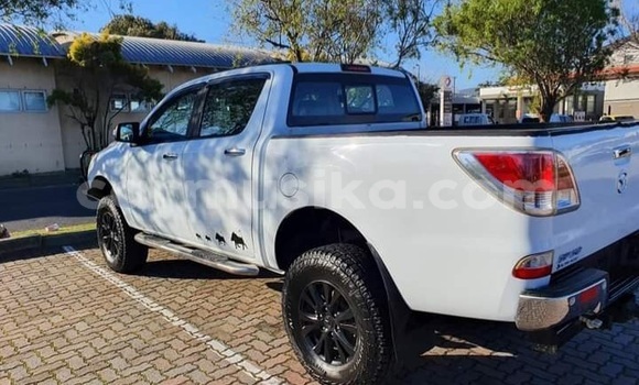 Buy Used Mazda BT-50 White Car in Beitbridge in Matabeleland South Buy Used Mazda BT-50 White Car in Beitbridge in Matabeleland South