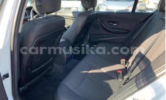 Acheter Occasion Voiture BMW 3–Series Blanc à Beitbridge, Matabeleland South Acheter Occasion Voiture BMW 3–Series Blanc à Beitbridge, Matabeleland South