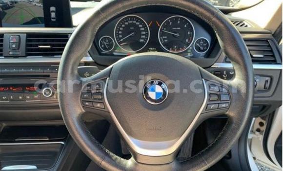 Acheter Occasion Voiture BMW 3–Series Blanc à Beitbridge, Matabeleland South Acheter Occasion Voiture BMW 3–Series Blanc à Beitbridge, Matabeleland South