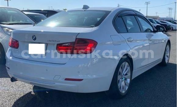 Acheter Occasion Voiture BMW 3–Series Blanc à Beitbridge, Matabeleland South Acheter Occasion Voiture BMW 3–Series Blanc à Beitbridge, Matabeleland South