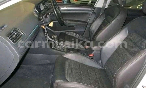 Acheter Occasion Voiture Volkswagen Golf Blanc à Beitbridge, Matabeleland South Acheter Occasion Voiture Volkswagen Golf Blanc à Beitbridge, Matabeleland South