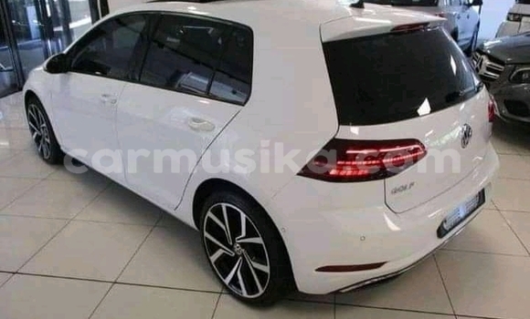Acheter Occasion Voiture Volkswagen Golf Blanc à Beitbridge, Matabeleland South Acheter Occasion Voiture Volkswagen Golf Blanc à Beitbridge, Matabeleland South
