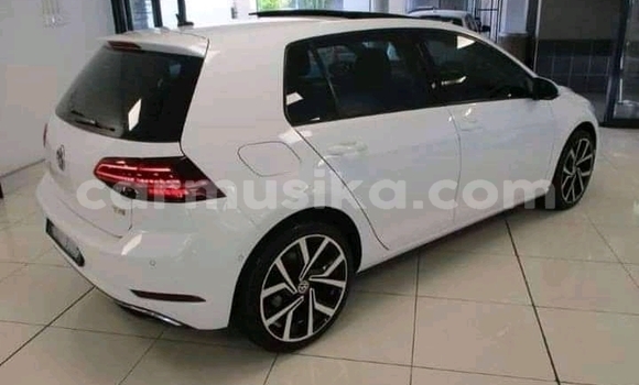Acheter Occasion Voiture Volkswagen Golf Blanc à Beitbridge, Matabeleland South Acheter Occasion Voiture Volkswagen Golf Blanc à Beitbridge, Matabeleland South