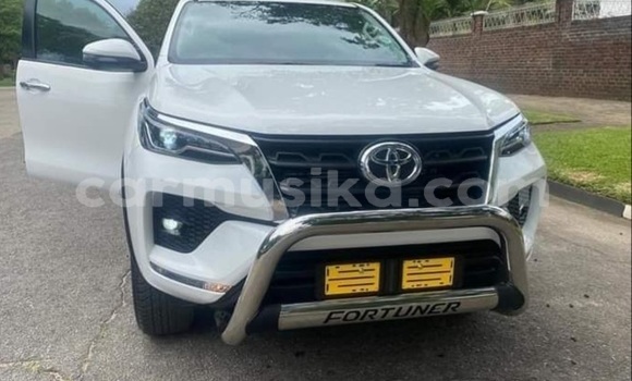 Acheter Occasion Voiture Toyota Fortuner Blanc à Beitbridge, Matabeleland South