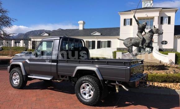 Acheter Occasion Voiture Toyota Land Cruiser Noir à Beitbridge, Matabeleland South Acheter Occasion Voiture Toyota Land Cruiser Noir à Beitbridge, Matabeleland South