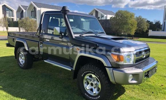 Acheter Occasion Voiture Toyota Land Cruiser Noir à Beitbridge, Matabeleland South Acheter Occasion Voiture Toyota Land Cruiser Noir à Beitbridge, Matabeleland South