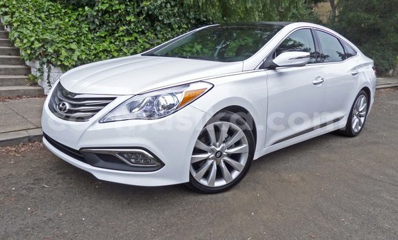 Buy Used Hyundai Sonata White Car in Chitungwiza in Harare Buy Used Hyundai Sonata White Car in Chitungwiza in Harare