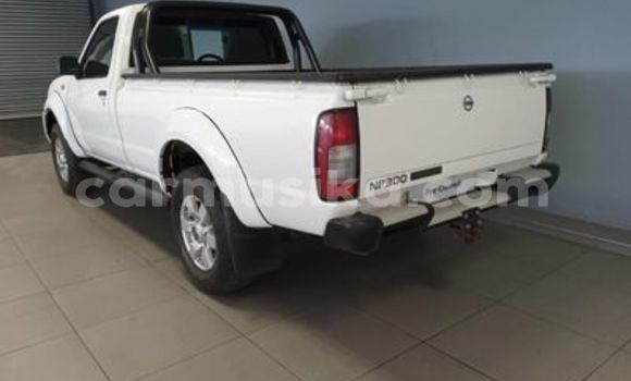 Acheter Occasion Voiture Nissan Hardbody Blanc à Beitbridge, Matabeleland South Acheter Occasion Voiture Nissan Hardbody Blanc à Beitbridge, Matabeleland South