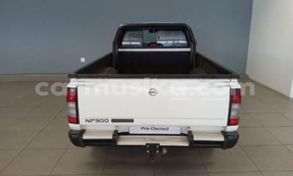 Acheter Occasion Voiture Nissan Hardbody Blanc à Beitbridge, Matabeleland South Acheter Occasion Voiture Nissan Hardbody Blanc à Beitbridge, Matabeleland South