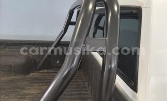 Acheter Occasion Voiture Nissan Hardbody Blanc à Beitbridge, Matabeleland South Acheter Occasion Voiture Nissan Hardbody Blanc à Beitbridge, Matabeleland South