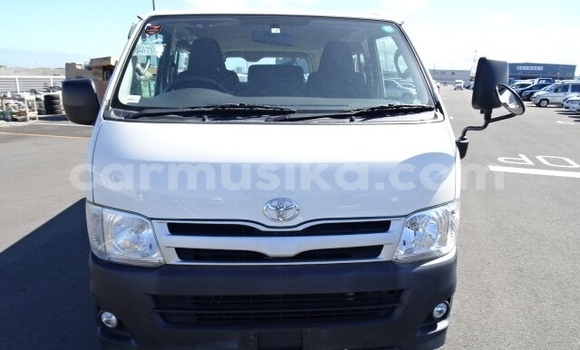 Tenga Tsaru Toyota Hiace Chena Mota in Beitbridge in Matabeleland South Tenga Tsaru Toyota Hiace Chena Mota in Beitbridge in Matabeleland South