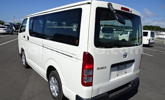 Tenga Tsaru Toyota Hiace Chena Mota in Beitbridge in Matabeleland South Tenga Tsaru Toyota Hiace Chena Mota in Beitbridge in Matabeleland South