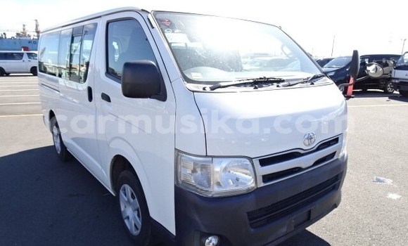 Tenga Tsaru Toyota Hiace Chena Mota in Beitbridge in Matabeleland South Tenga Tsaru Toyota Hiace Chena Mota in Beitbridge in Matabeleland South