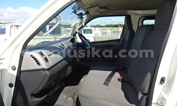 Tenga Tsaru Toyota Hiace Chena Mota in Beitbridge in Matabeleland South Tenga Tsaru Toyota Hiace Chena Mota in Beitbridge in Matabeleland South