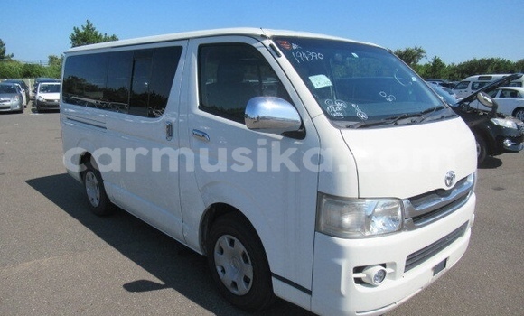 Acheter Occasion Voiture Toyota Hiace Blanc à Beitbridge, Matabeleland South Acheter Occasion Voiture Toyota Hiace Blanc à Beitbridge, Matabeleland South