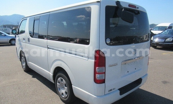 Acheter Occasion Voiture Toyota Hiace Blanc à Beitbridge, Matabeleland South Acheter Occasion Voiture Toyota Hiace Blanc à Beitbridge, Matabeleland South