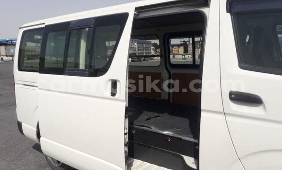 Acheter Occasion Voiture Toyota Hiace Blanc à Beitbridge, Matabeleland South Acheter Occasion Voiture Toyota Hiace Blanc à Beitbridge, Matabeleland South