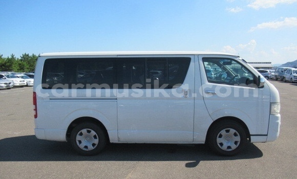 Acheter Occasion Voiture Toyota Hiace Blanc à Beitbridge, Matabeleland South Acheter Occasion Voiture Toyota Hiace Blanc à Beitbridge, Matabeleland South